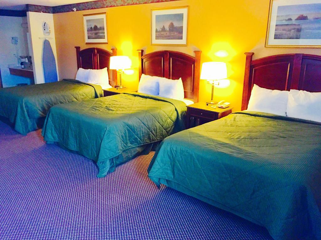 Executive Inn And Suites Waukegan Room photo